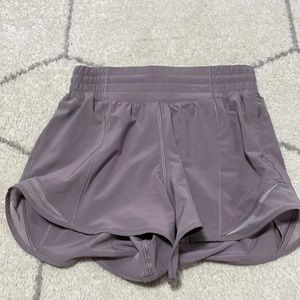 SIZE 0 “4 VIOLET VERBENA LULULEMON SHORTS